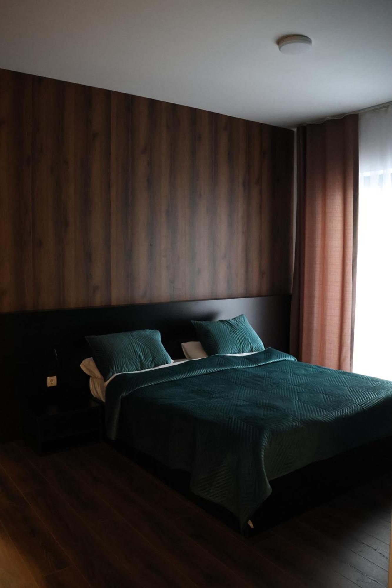 Prior Hotel Призрен Экстерьер фото