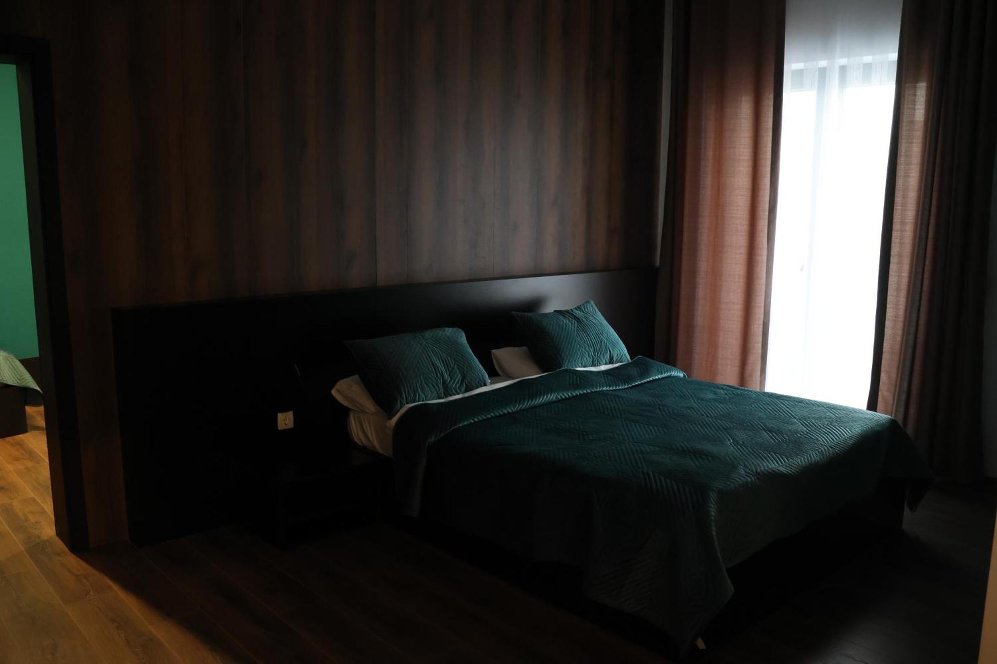 Prior Hotel Призрен Экстерьер фото