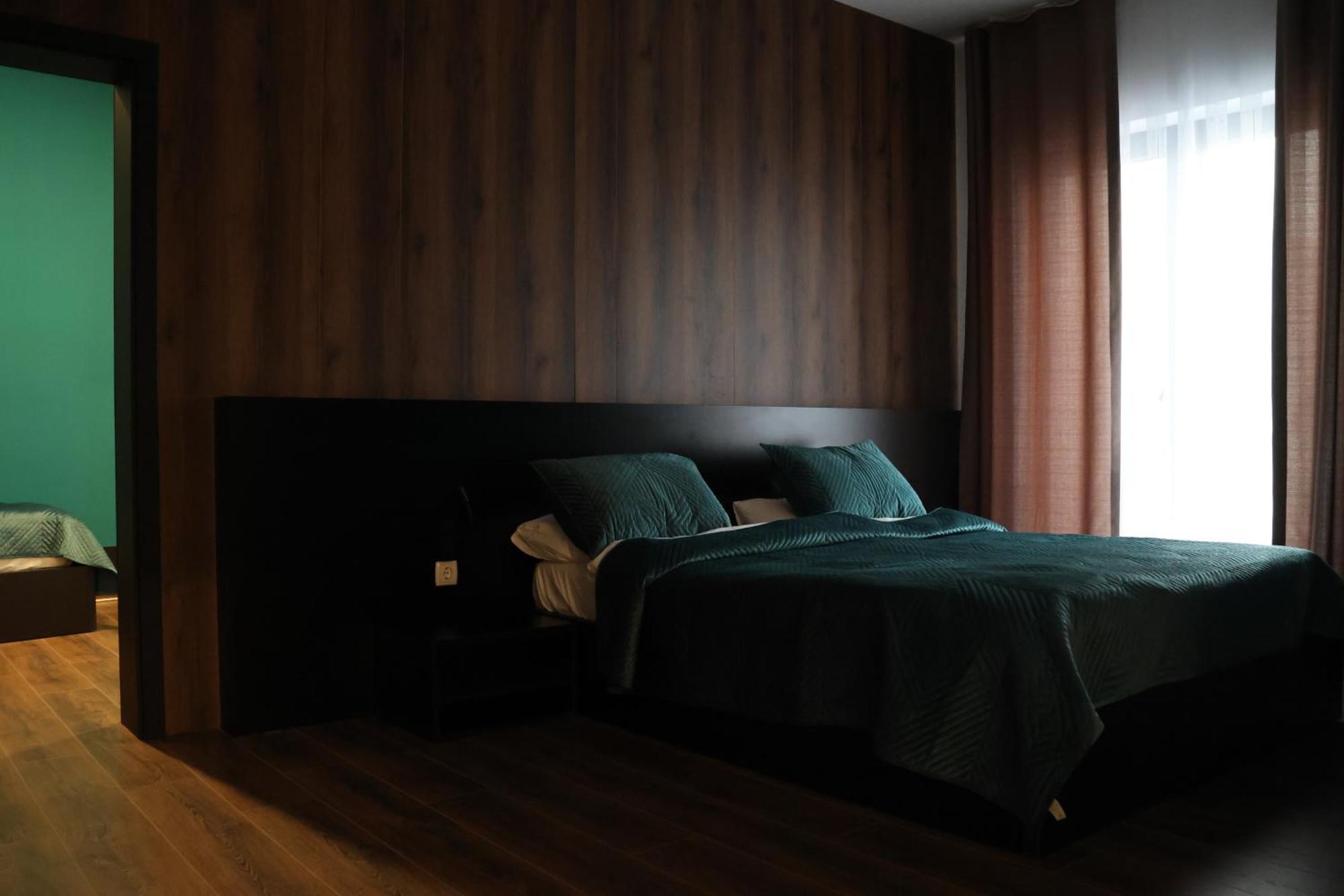 Prior Hotel Призрен Экстерьер фото