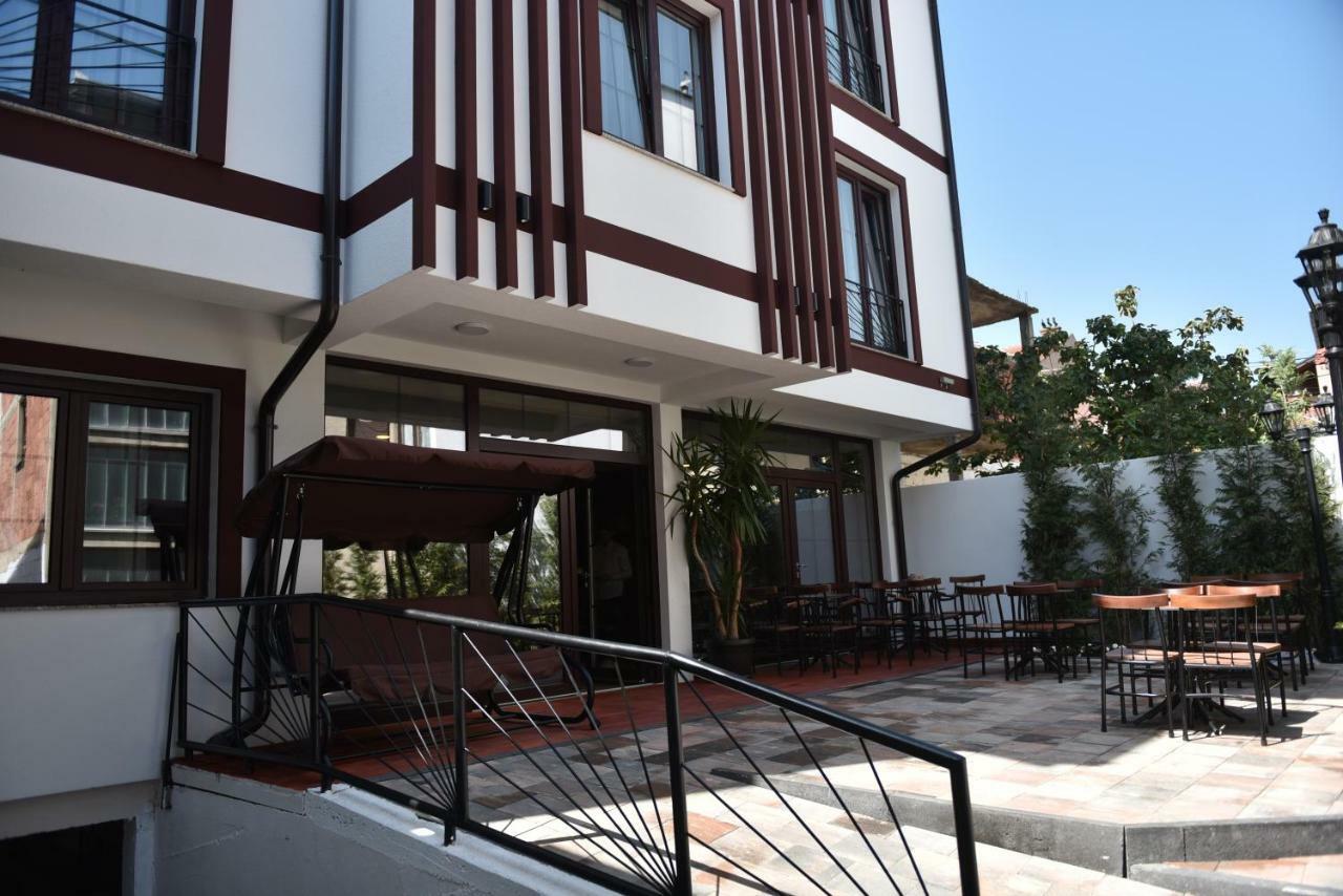 Prior Hotel Призрен Экстерьер фото