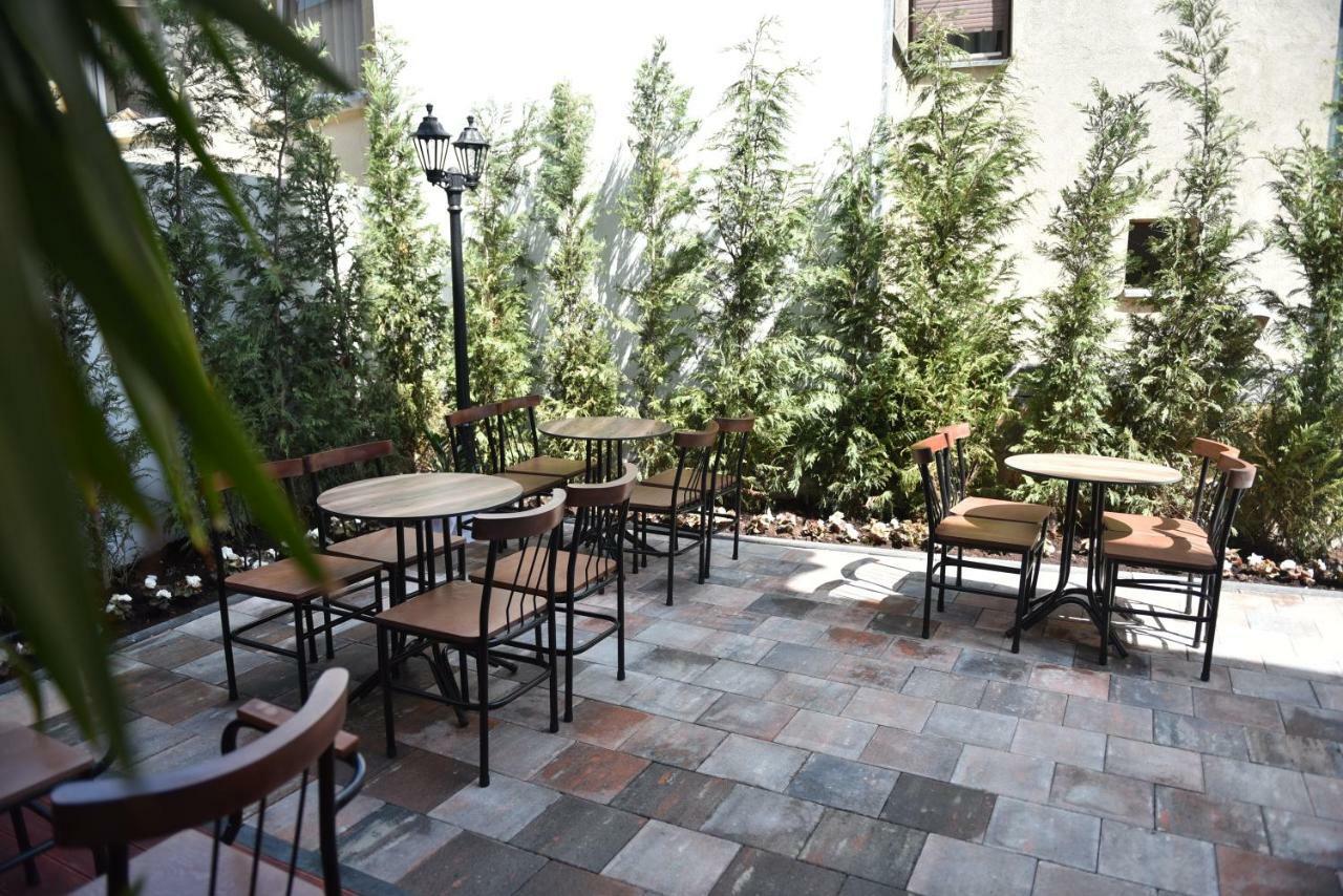 Prior Hotel Призрен Экстерьер фото