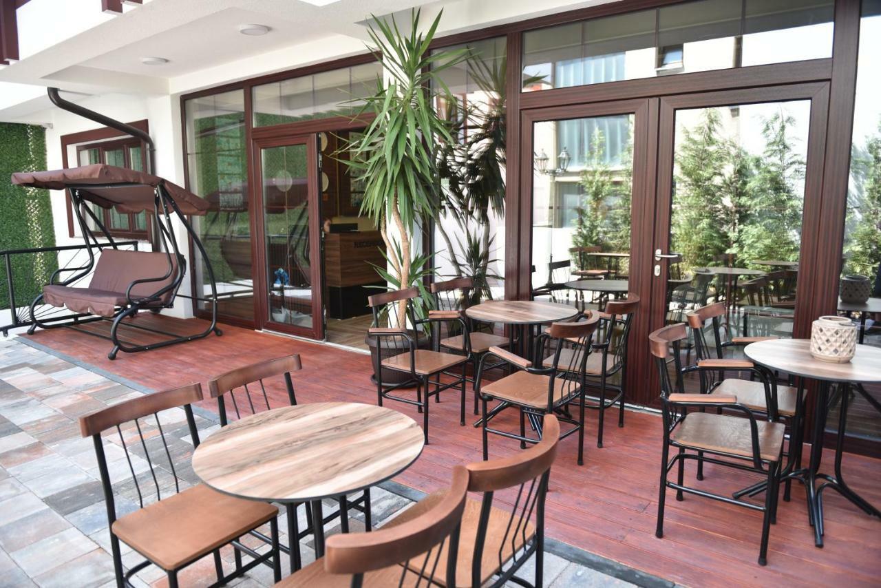 Prior Hotel Призрен Экстерьер фото