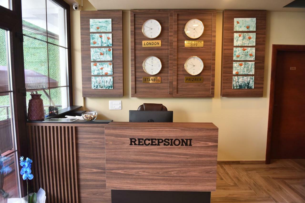 Prior Hotel Призрен Экстерьер фото
